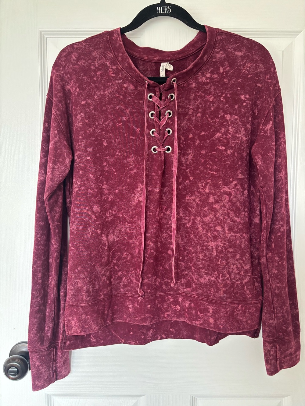 Mudd Medium Burgundy Mineral Wash Lace Up Pullover Boho Y2K